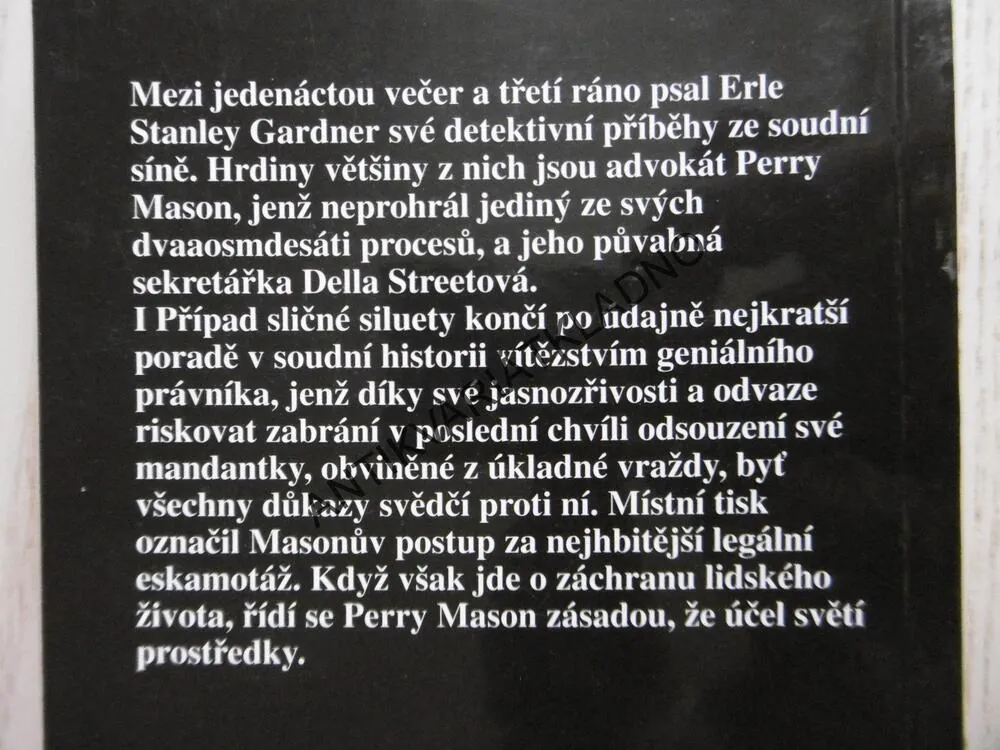 PŘÍPAD SLIČNÉ SILUETY, ERLE STANLEY GARDNER, **an