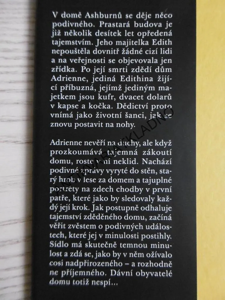 DUCH DOMU ASHBURNŮ, DARCY COATES, **an