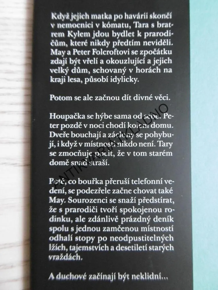 DUCHOVÉ RODINY FOLCROFTŮ, DARCY COATES, **an