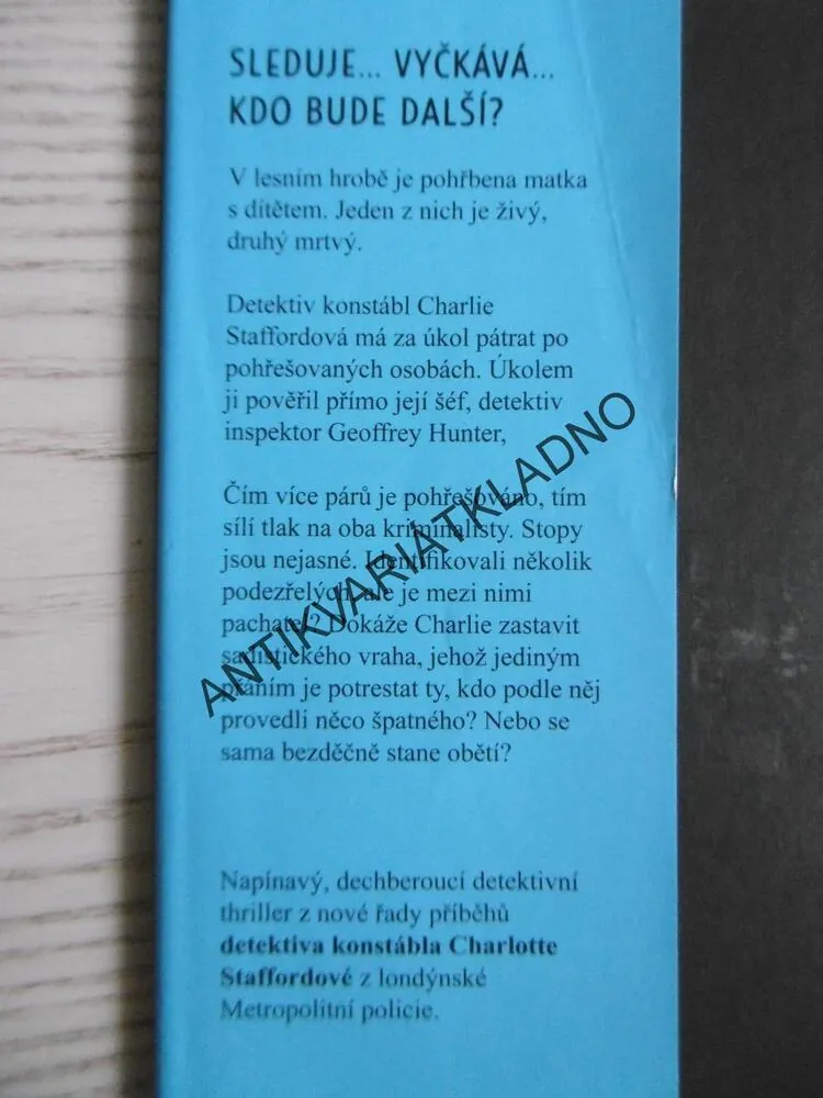 MAMINČIN MAZÁNEK, SARAH FLINT, **an
