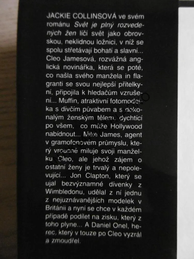 SVĚT JE PLNÝ ROZVEDENÝCH ŽEN, JACKIE COLLINSOVÁ, **an