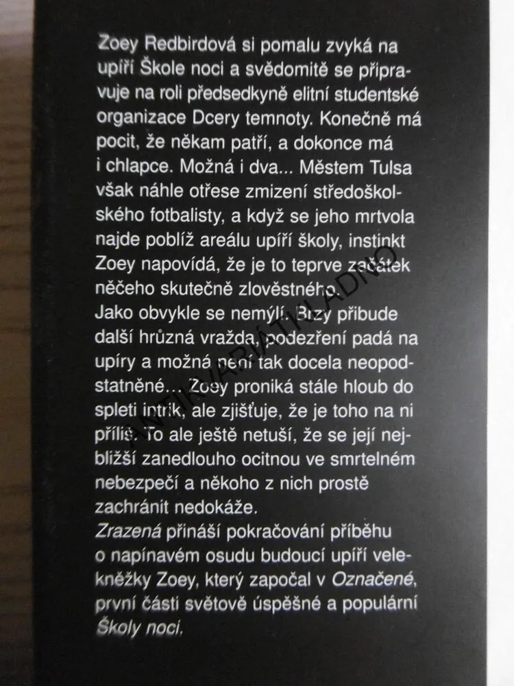 ZRAZENÁ, ŠKOLA NOCI 2, KRISTIN CASTOVÁ, P. C. CASTOVÁ, **an