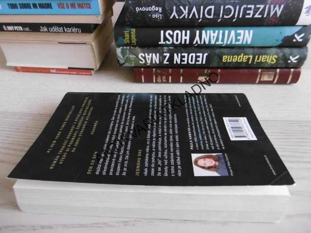 DÍVKA VE VLAKU, PAULA HAWKINS, **an