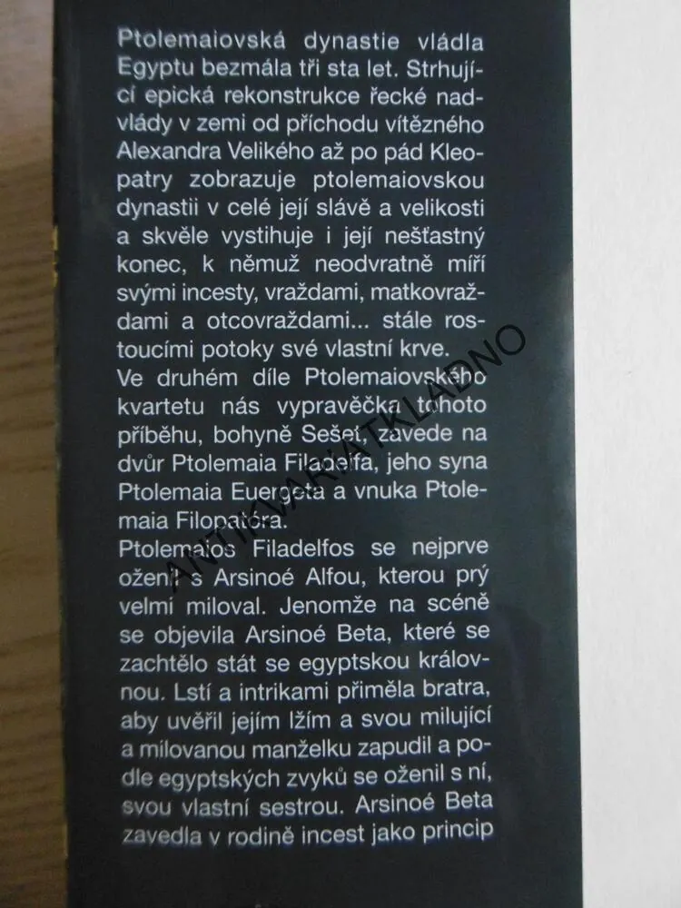 DCERA KROKODÝLA, DUNCAN SPROTT, **an