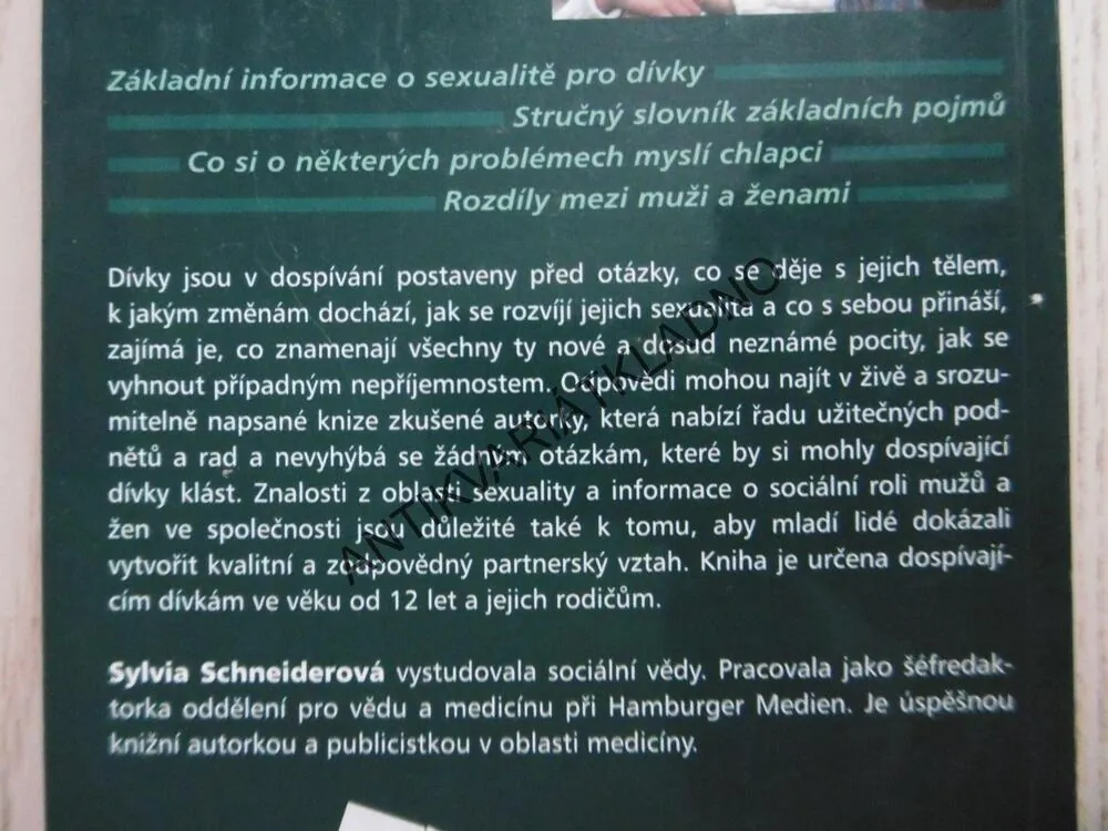 CO BY MĚLY DÍVKY VĚDĚT O LÁSCE, SYLVIA SCHNEIDEROVÁ, **an