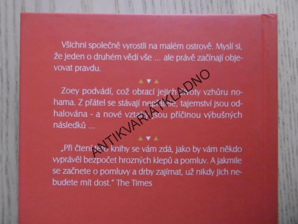 ZOEY PODVÁDÍ, KATHERINE APPLEGATE, **an