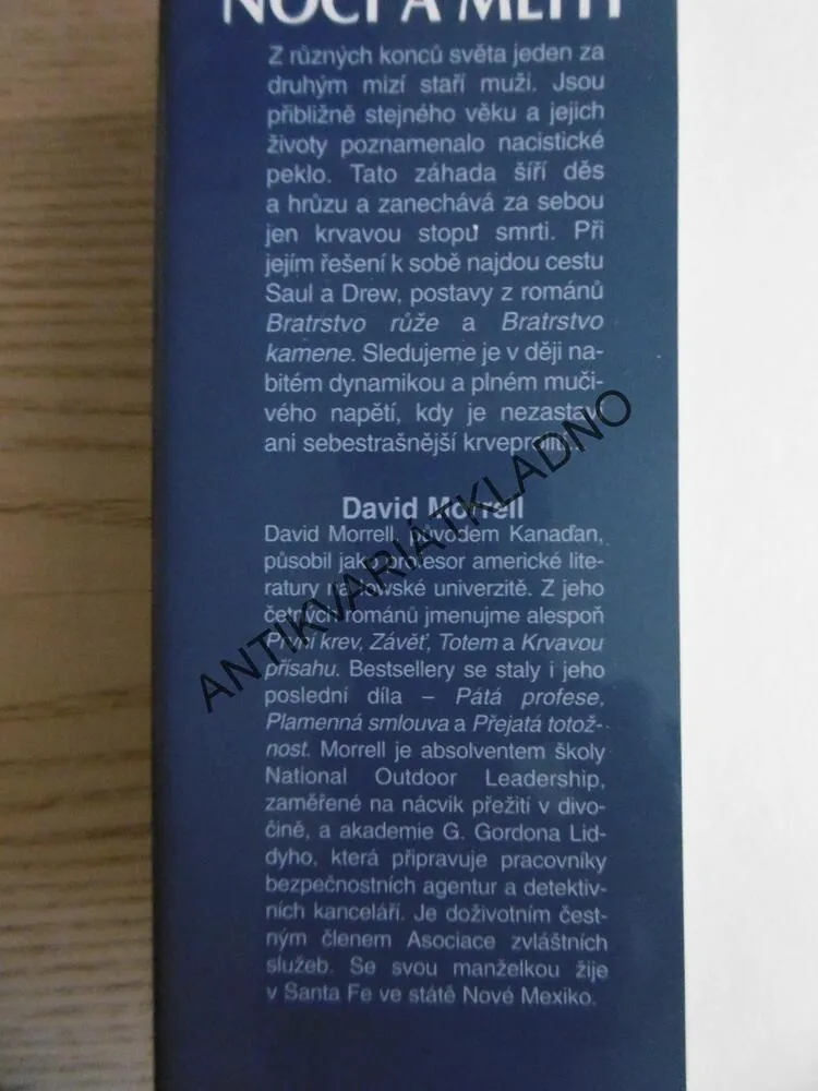SVAZEK NOCI A MLHY, DAVID MORRELL, **an