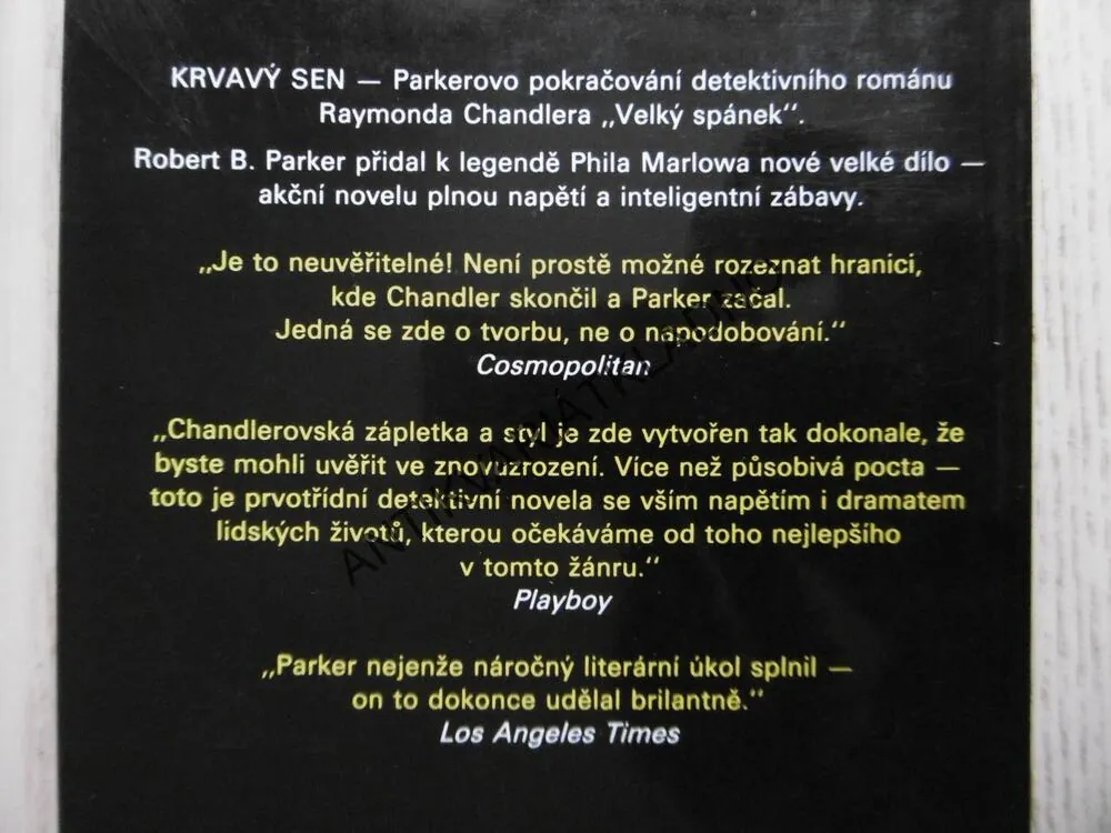 KRVAVÝ SEN, ROBERT B. PARKER, RAYMOND CHANDLER, **an