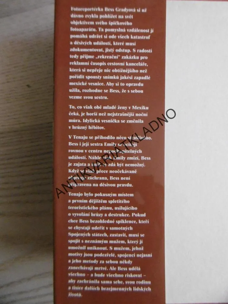 A PAK ZEMŘEŠ..., IRIS JOHANSEN, **an