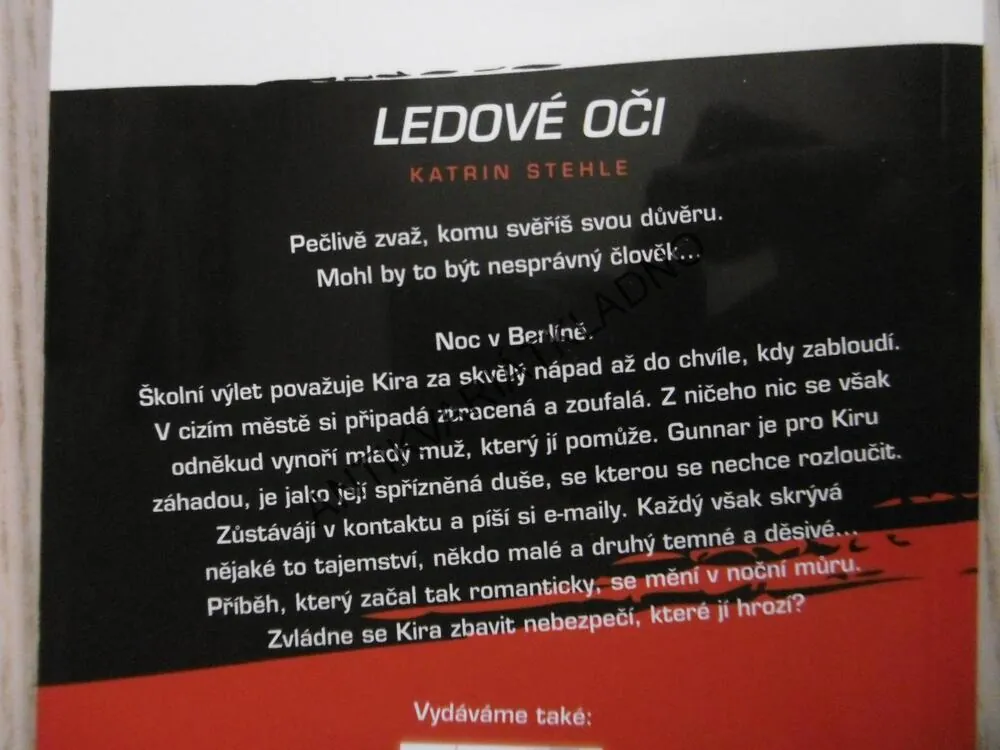 LEDOVÉ OČI, KATRIN STEHLE, **an