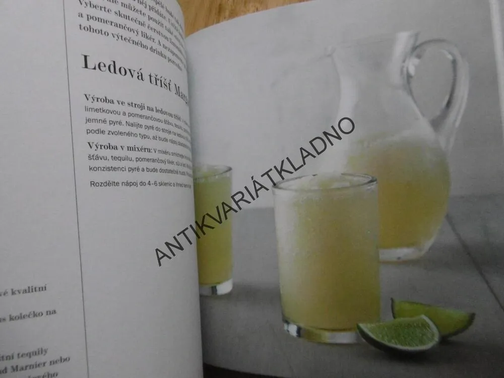 MRAŽENÉ DEZERTY, KUCHAŘKA, 60 RECEPTY, **an