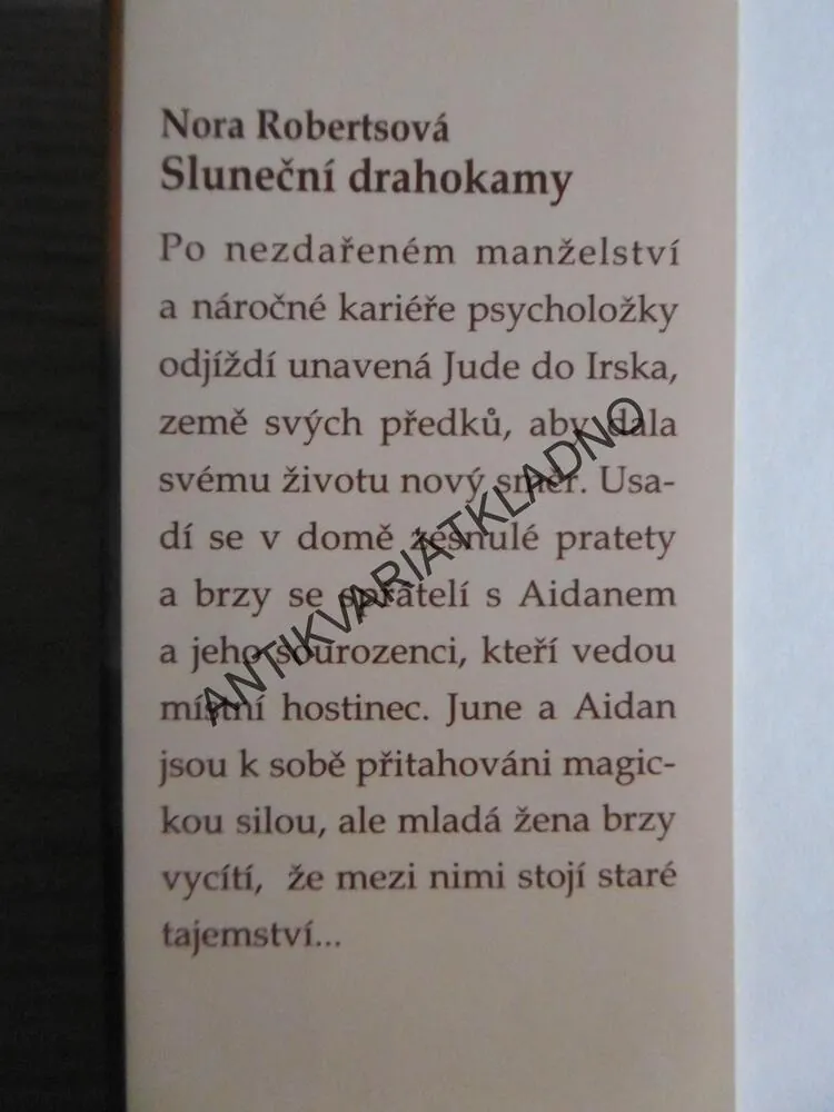 SLUNEČNÍ DRAHOKAMY, NORA ROBERTSOVÁ, **an