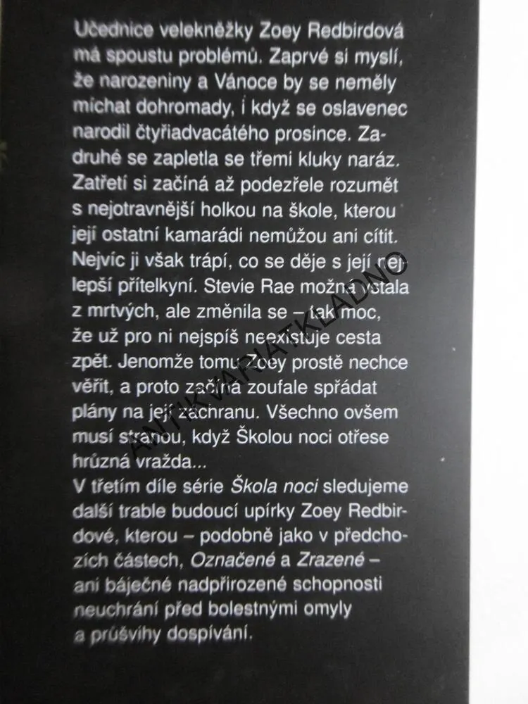 VYVOLENÁ, ŠKOLA NOCI 3., P. C. CASTOVÁ, KRISTIN CASTOVÁ, **an