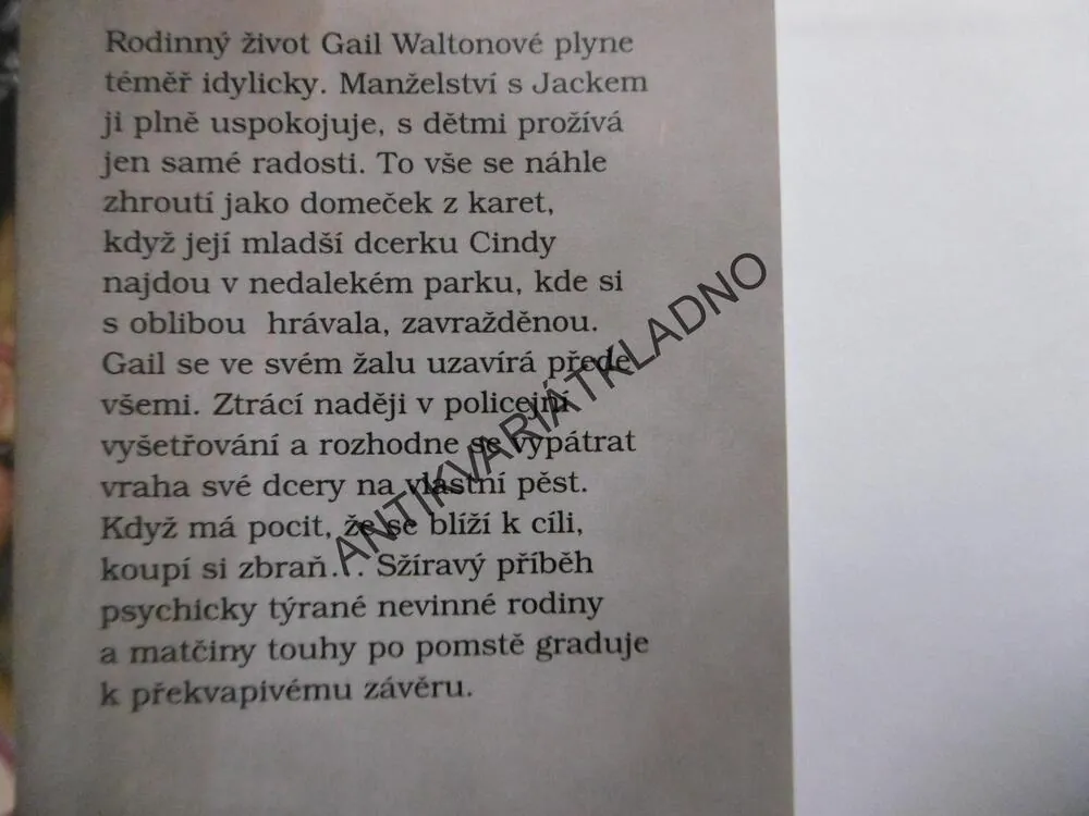TREST ŽIVOTA, JOY FIELDINGOVÁ, **an