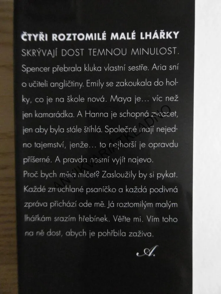 ROZTOMILÉ MALÉ LHÁŘKY, NEVINNÉ, SARA SHEPARDOVÁ, **an