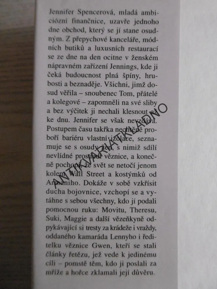 KLUB ODSOUZENÝCH ŽEN, OLIVIA GOLDSMITHOVÁ, **an