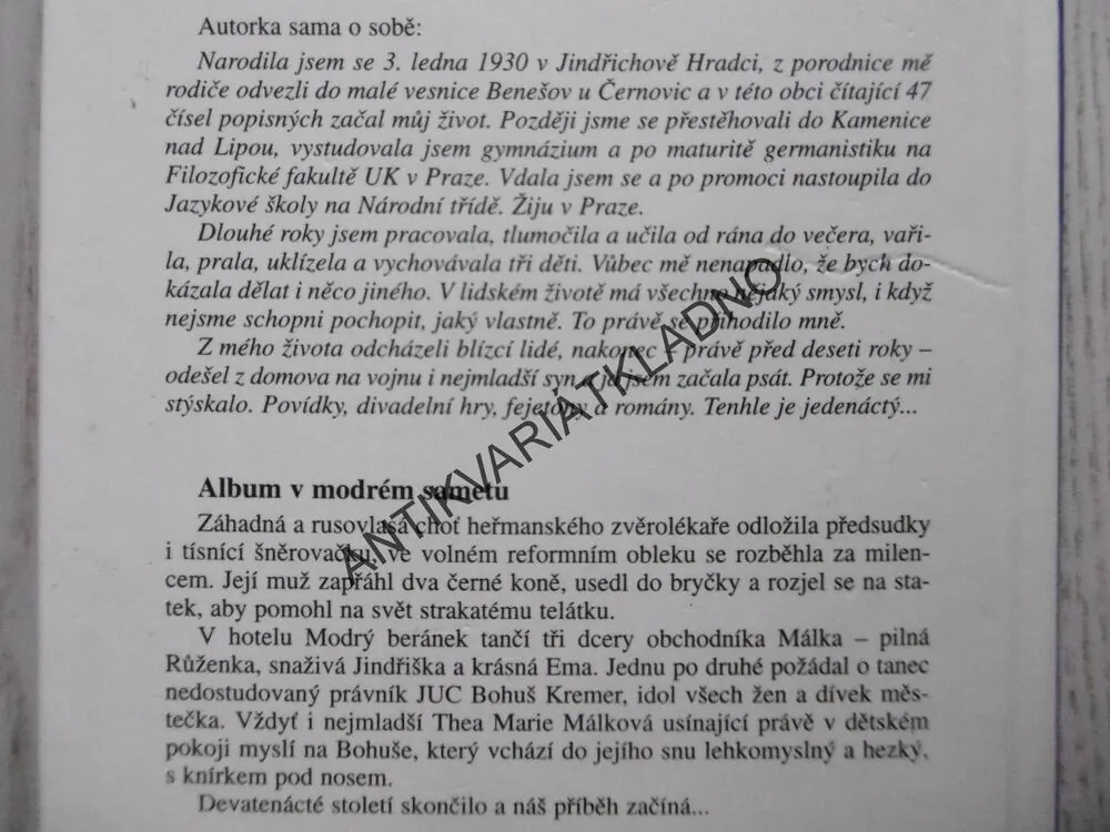 ALBUM V MODRÉM SAMETU, HELENA LONGINOVÁ, **an