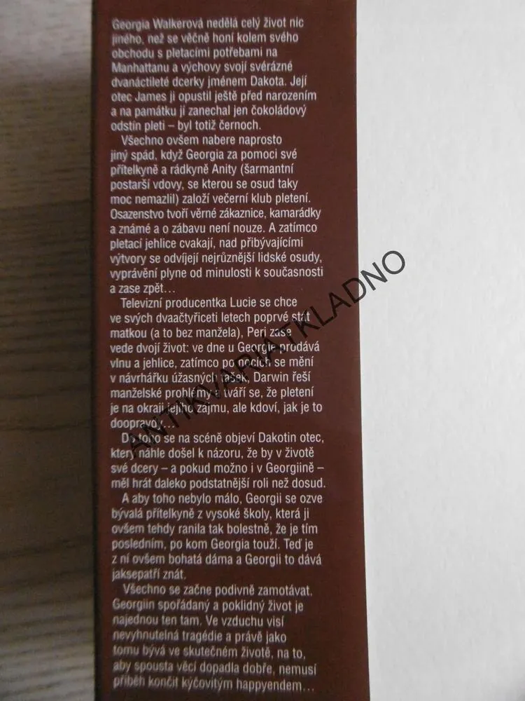 PÁTEČNÍ KLUB PLETENÍ, KATE JACOBSOVÁ, **an