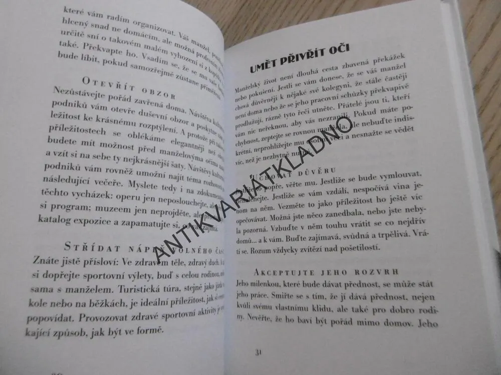 JAK BÝT VZORNOU MANŽELKOU?, MARIE-BERGAMOTE DU PRÉHAUT, **an