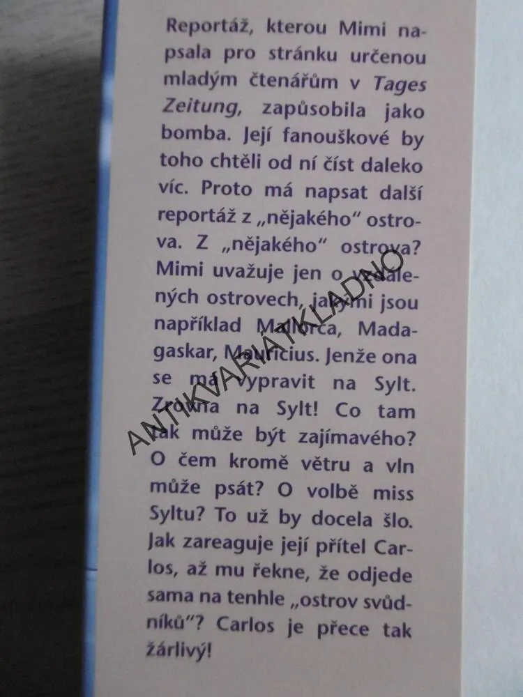 OSTROV ZAMILOVANÝCH, SISSI FLEGELOVÁ, **an