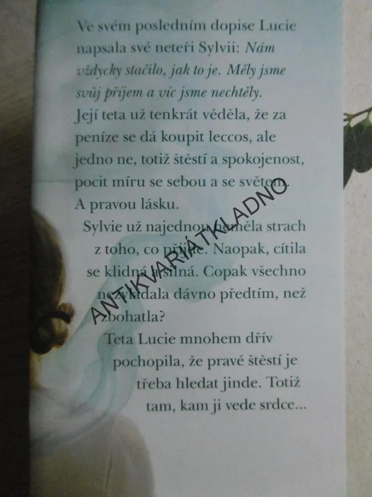 OSTROV KAMÉLIÍ, TABEA BACHOVÁ, **an
