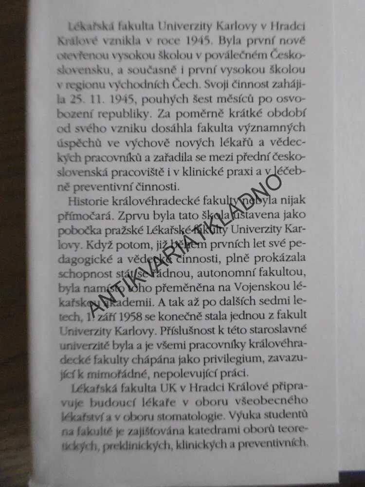 LÉKAŘSKÁ FAKULTA UNIVERZITY KARLOVY V HRADCI KRÁLOVÉ, 1945 - 1995, KOLEKTIV AUTORŮ, **an