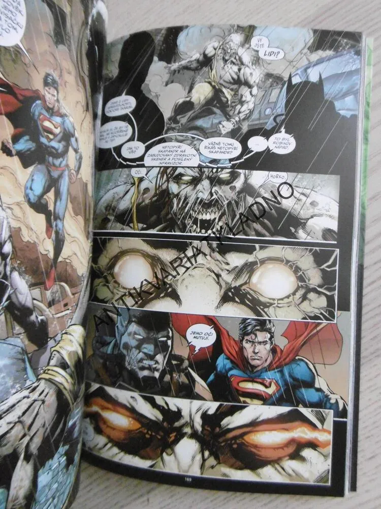 LIGA SPRAVEDLNOSTI, LIGA NESPRAVEDLNOSTI, KOMIKS DC COMICS,**an