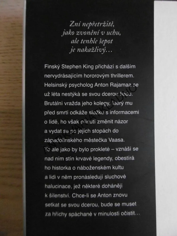 ŠEPTAJÍCÍ DÍVKA, MARKO HAUTALA,**an