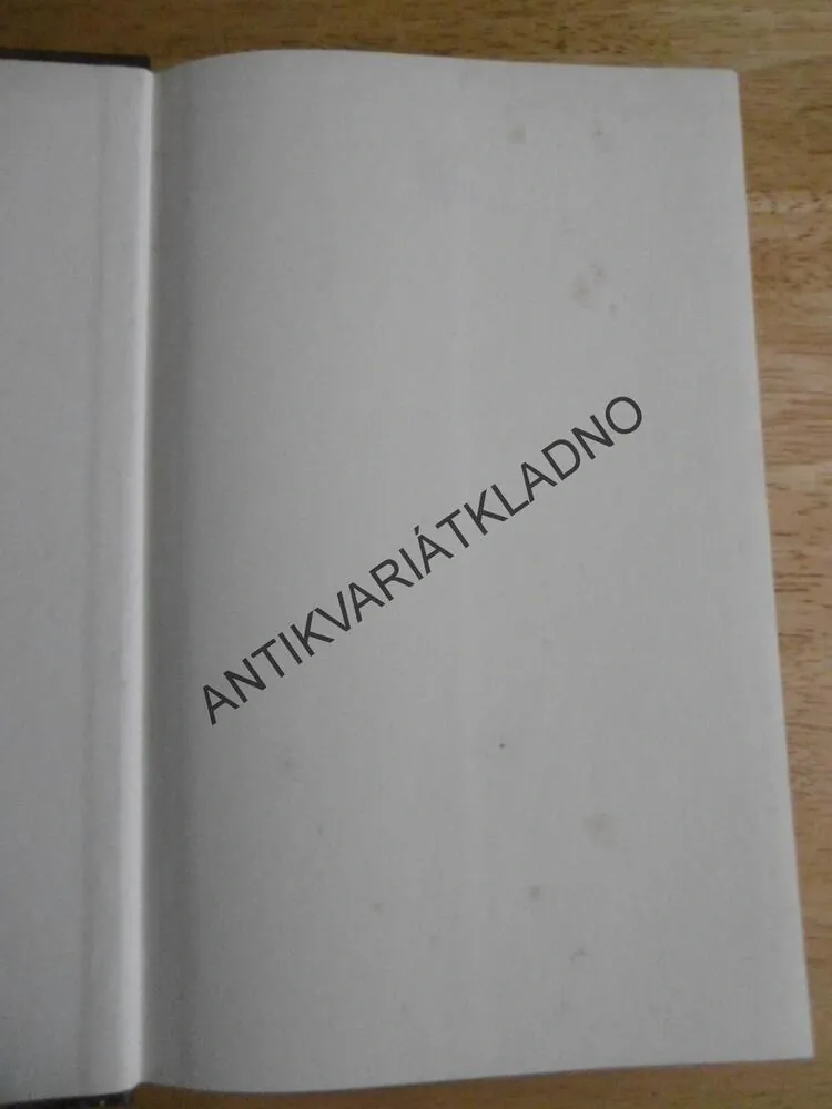 PTÁCI V TRNÍ, COLLEEN MCCULLOUGHOVÁ