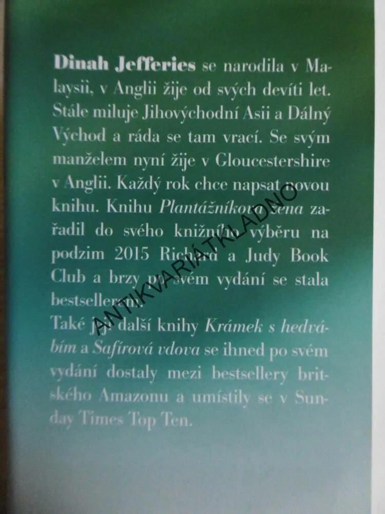 SAFÍROVÁ VDOVA, DINAH JEFFERIES, **an