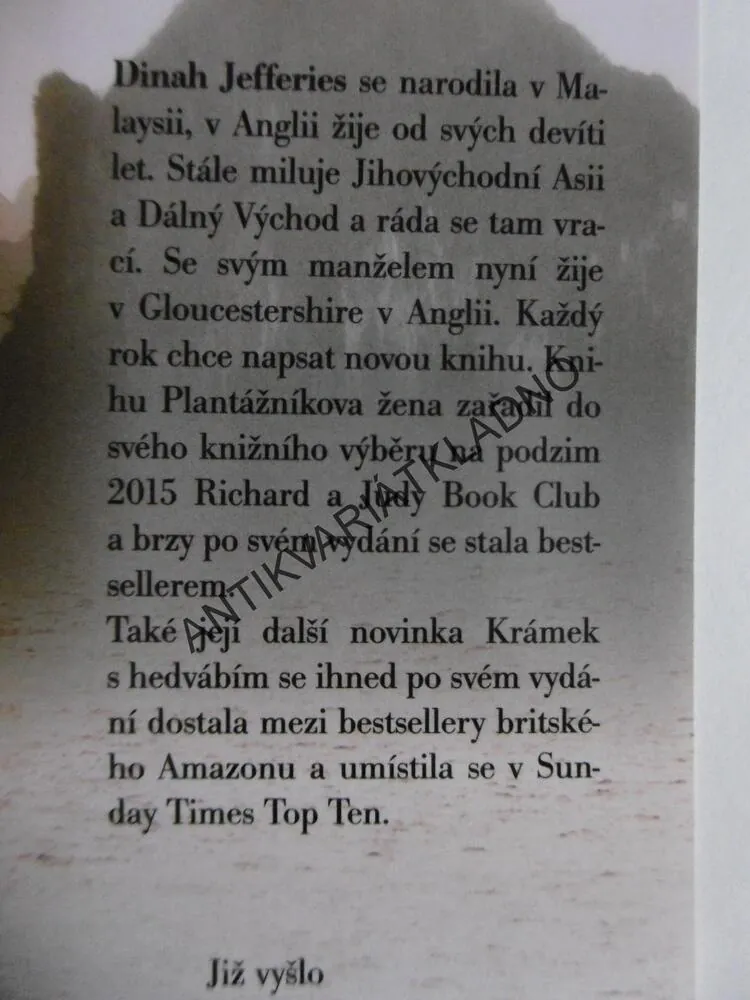 KRÁMEK S HEDVÁBÍM, DINAH JEFFERIES, **an