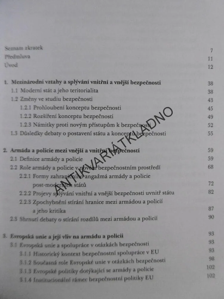 ROLE POLICIE A ARMÁDY V EVROPSKÉ UNII, TOMÁŠ WEISS, **an