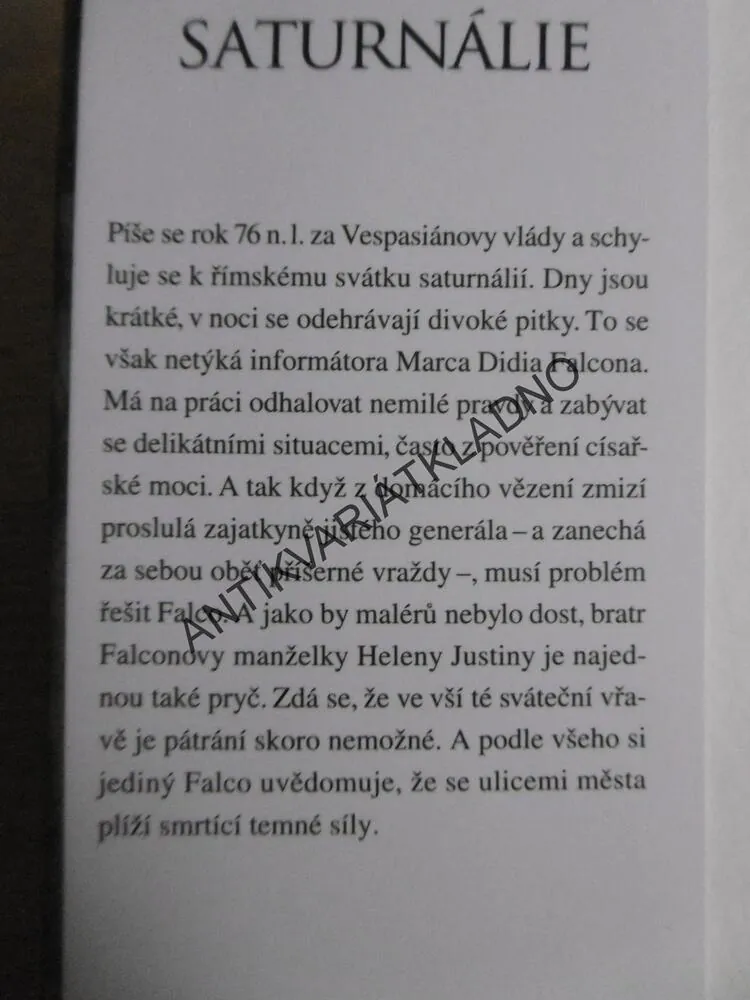 SATURNÁLIE, LINDSEY DAVISOVÁ, **an
