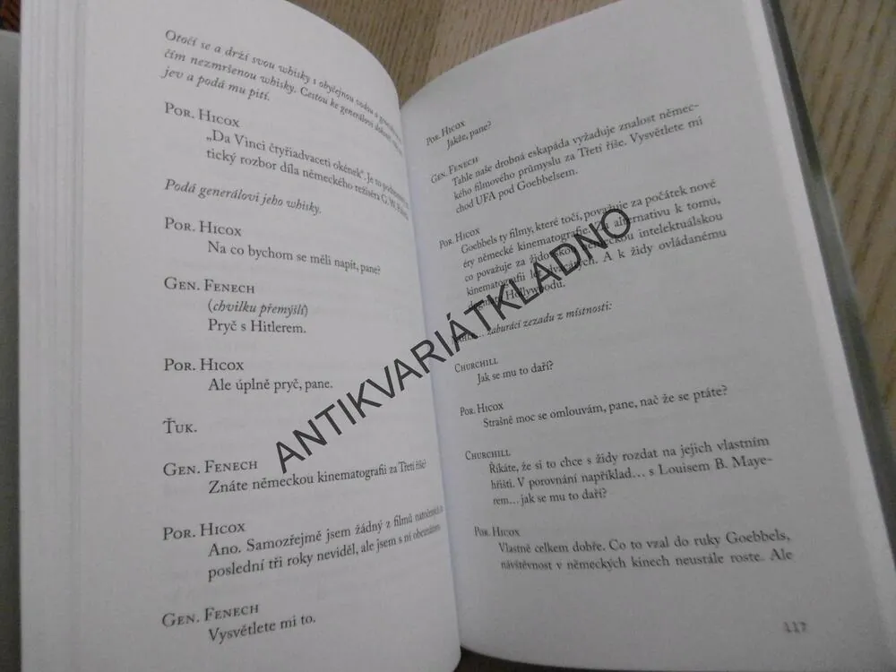 HANEBNÝ PARCHANTI, SCÉNÁŘ QUENTIN TARANTINO, **an