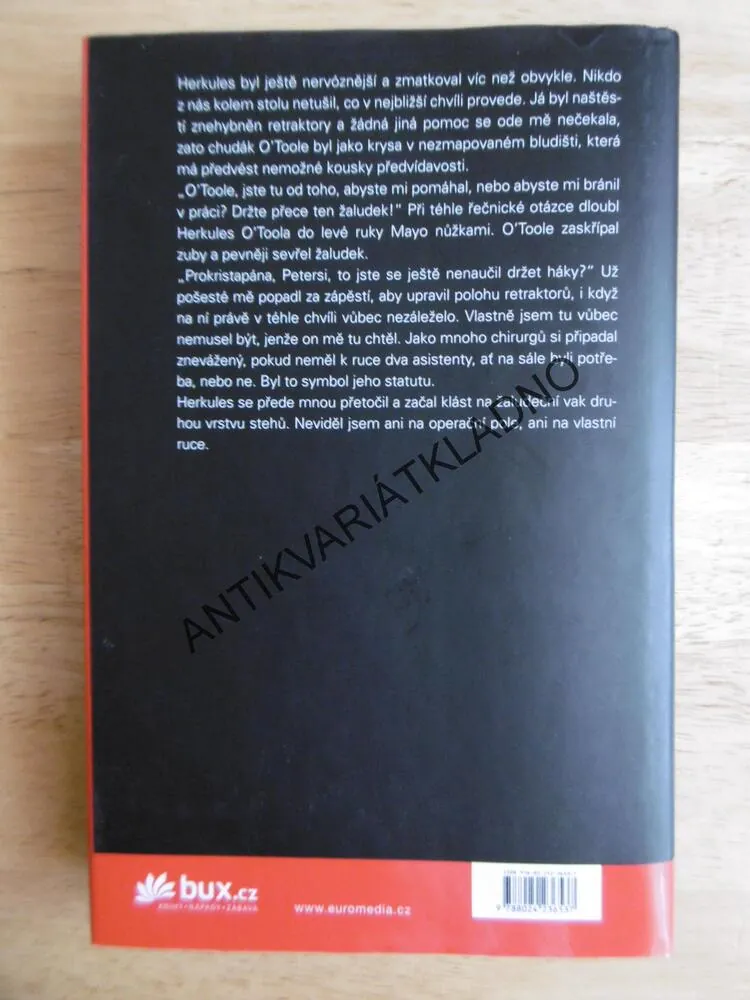 STÁŽISTA, ROBIN COOK, 
