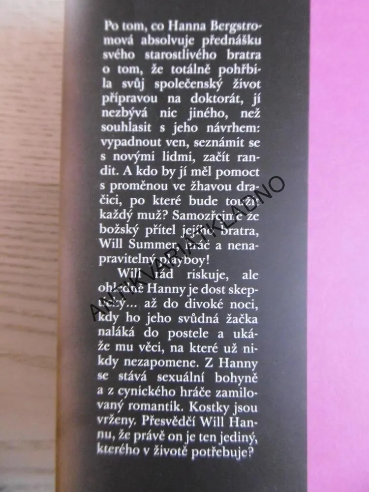 BOŽSKÝ HRÁČ, CHRISTINA LAURENOVÁ, **an