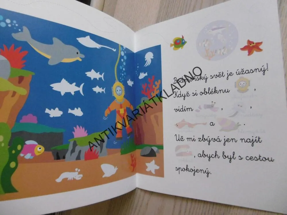 CESTA PO MOŘI SE SAMOLEPKAMI, VČETNĚ SAMOLEPEK
