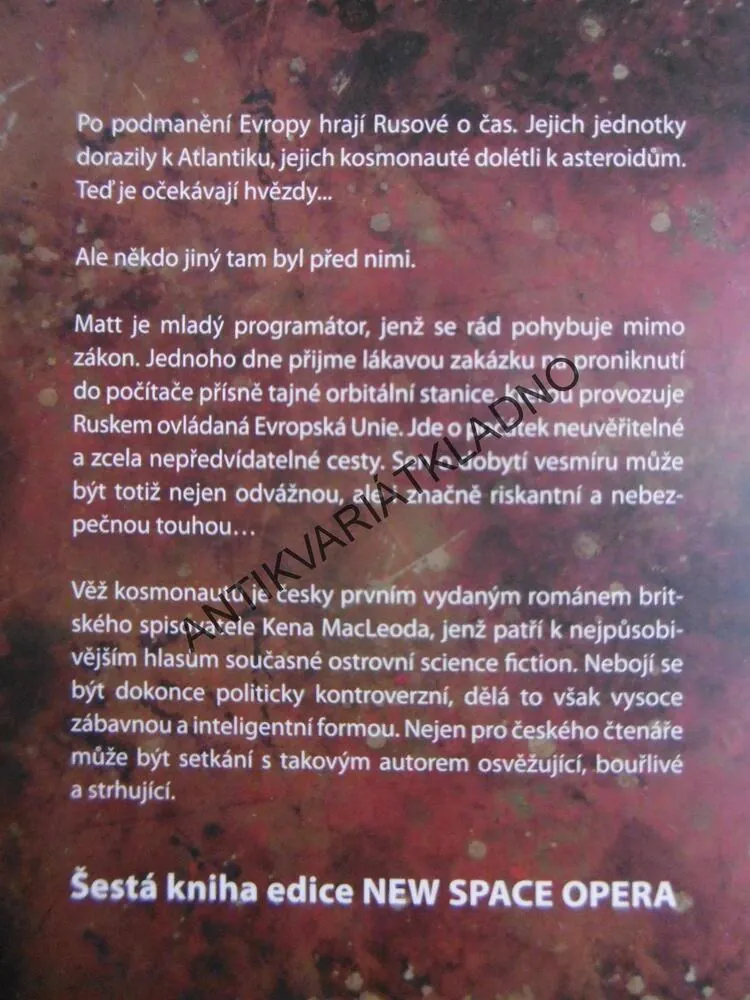VĚŽ KOSMONAUTŮ, KEN MACLEOD, **an