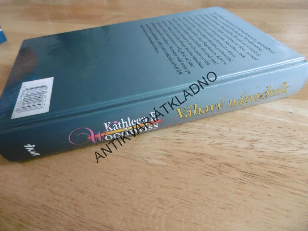 VÁHAVÝ NÁPADNÍK, KATHLEEN E. WOODIWISS