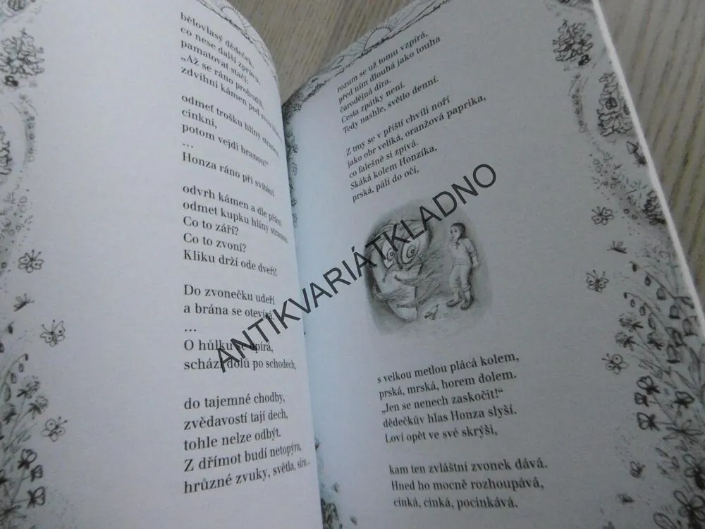 POHÁDKOVEJ DĚDYS, PAVEL ZDRAŽIL, **an