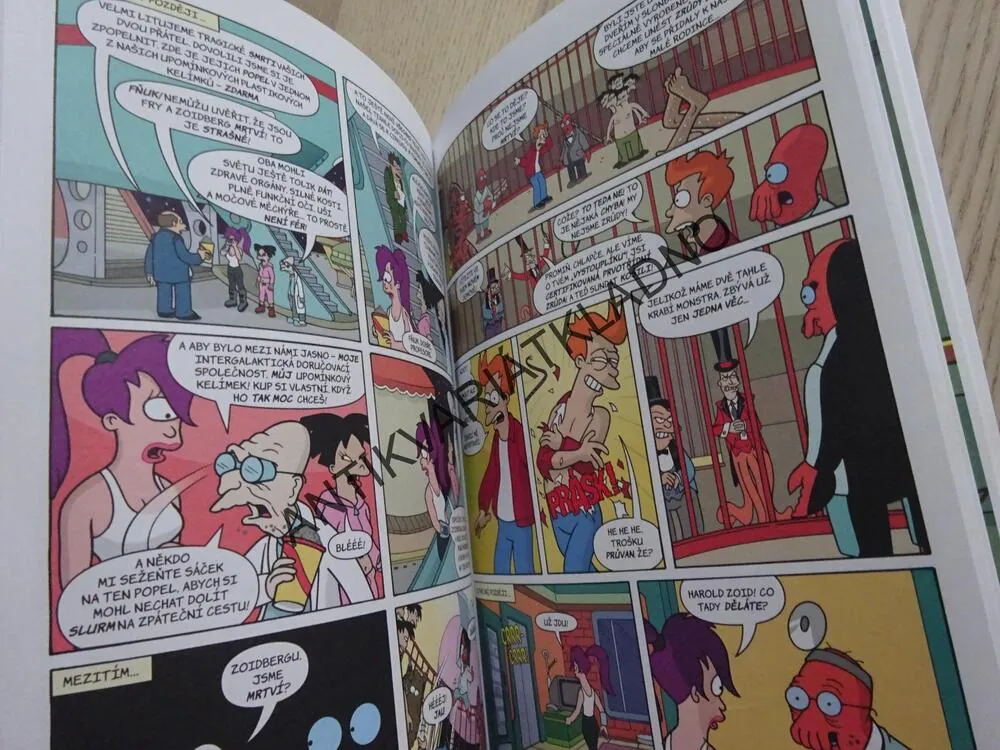 FUTURAMA, DOBÝVÁ VESMÍR, KOMIKS, **an
