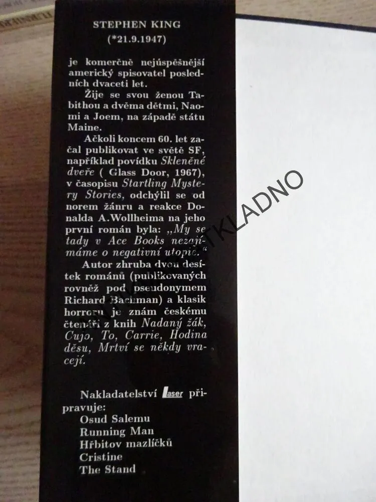 OSVÍCENÍ, STEPHEN KING, **an