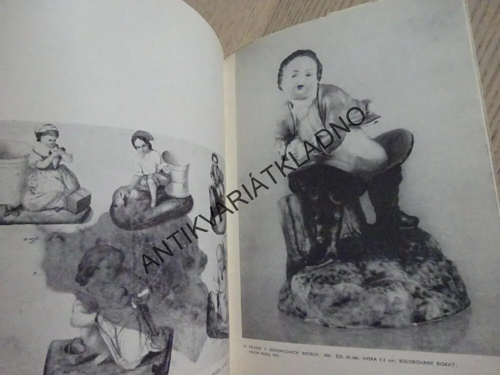 PRAŽSKÝ FIGURÁLNÍ PORCELÁN VE SBÍRKÁCH MUZEA HLAVNÍHO MĚSTA PRAHY, **an