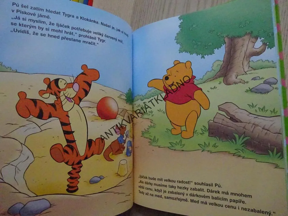 DEN OSLÍKŮ, MEDVÍDEK PÚ, WALT DISNEY, **an