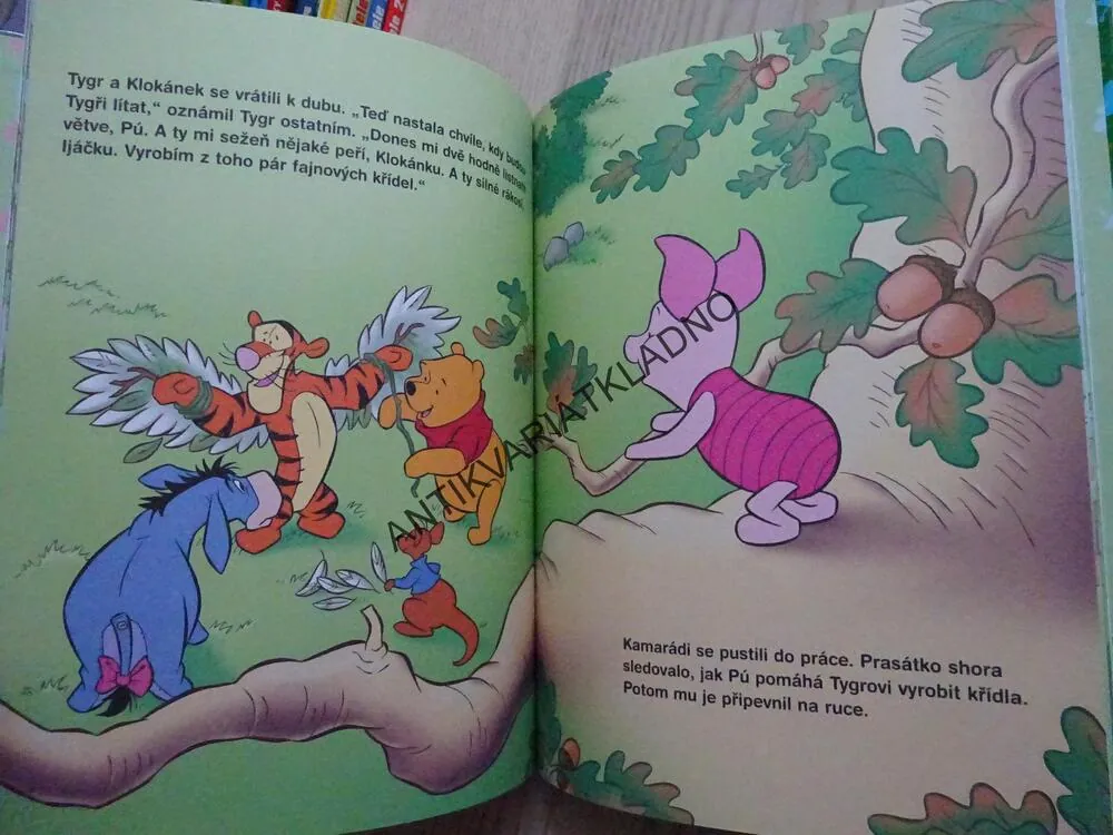 PRASÁTKO V ÚZKÝCH, MEDVÍDEK PÚ, WALT DISNEY, **an