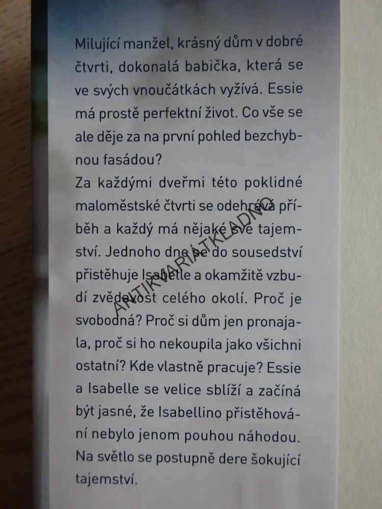 RODINA ODVEDLE, SALLY HEPWORTHOVÁ, **an