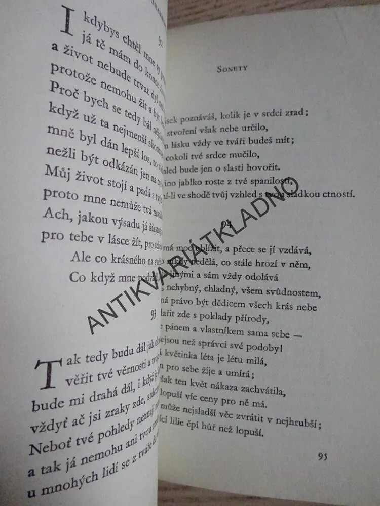 SONETY, WILLIAM SHAKESPEARE, **an