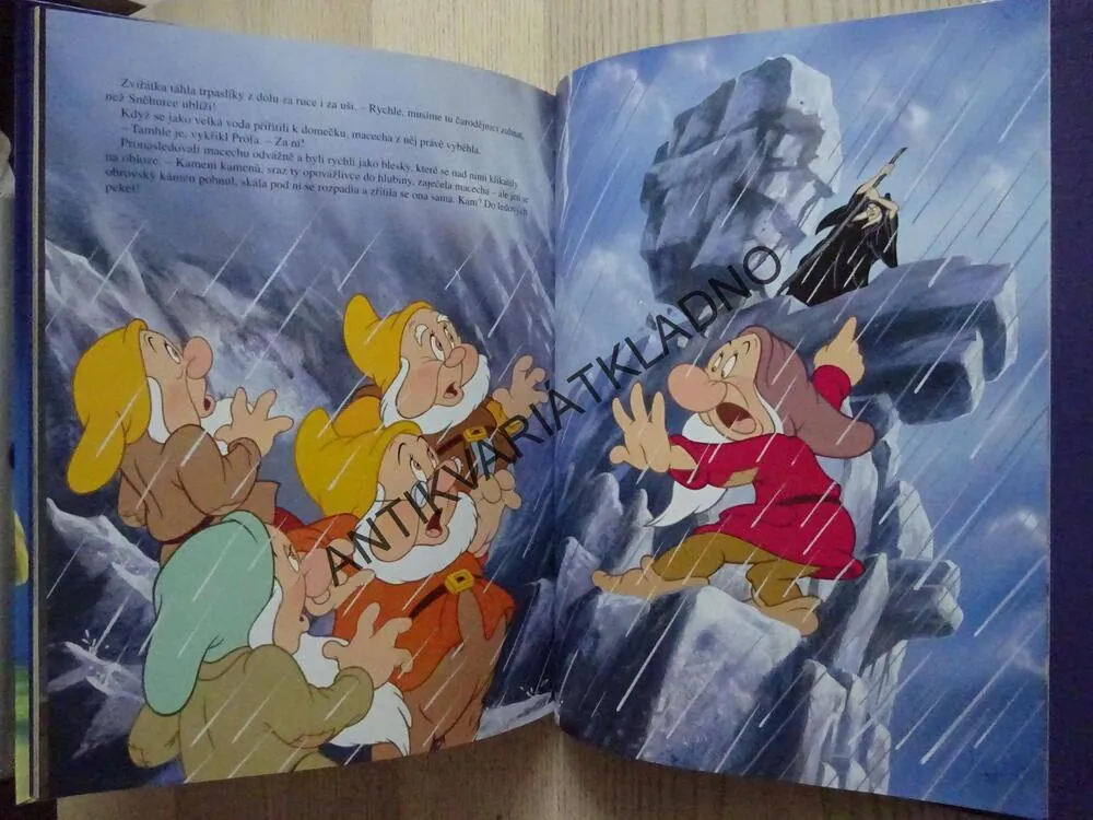 SNĚHURKA A SEDM TRPASLÍKŮ, WALT DISNEY, **an