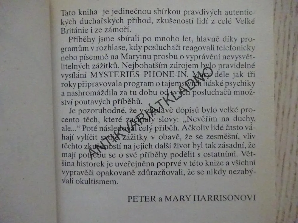 PŘIŠLI Z ONOHO SVĚTA, PETER A MARY HARRISONOVI, **an