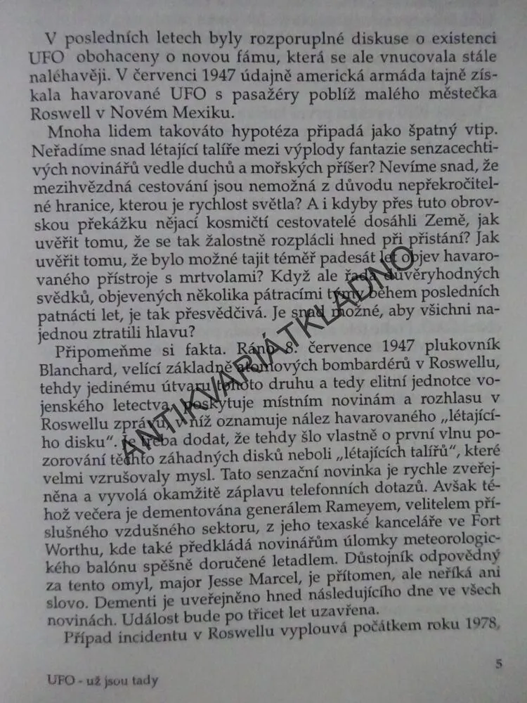 UFO UŽ JSOU TADY, GILDAS BOURDAIS, **an
